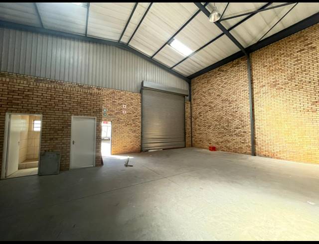455M² WAREHOUSE TO LET IN CROWN